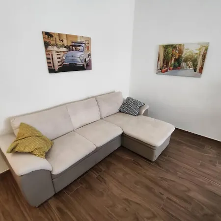 Apartment Alba Dei Glicini *
